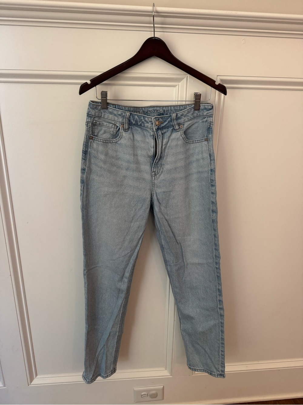 American Eagle Outfitters Strigid Mom Jean
